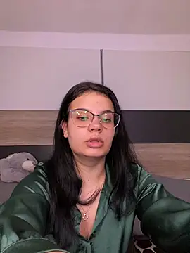 Karolina Velvet online show from 02.06.26