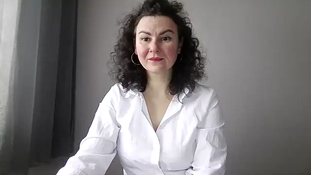 Snapshot of LexiMira254 chatting on 02.20.26 LexiMira254 online show from 02.20.26