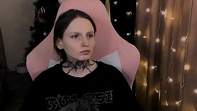 Snapshot of Onyxix chatting on 02.19.26 Onyxix online show from 02.19.26