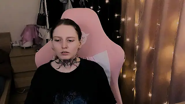 Snapshot of Onyxix chatting on 03.17.26 Onyxix online show from 03.17.26