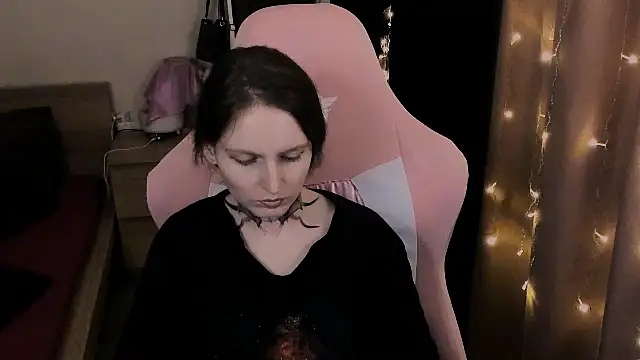 Snapshot of Onyxix chatting on 03.24.26 Onyxix online show from 03.24.26