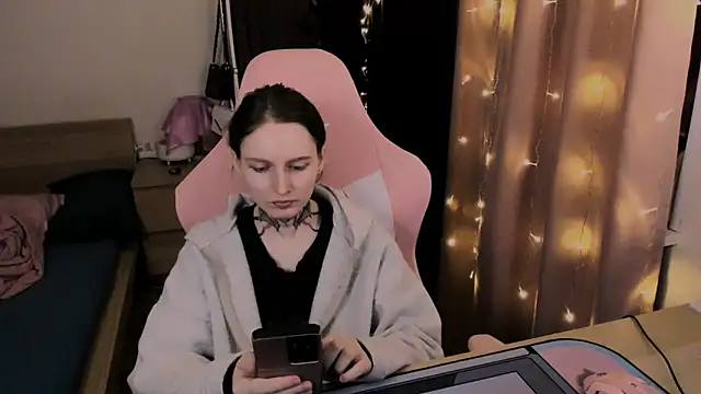 Snapshot of Onyxix chatting on 03.27.26 Onyxix online show from 03.27.26