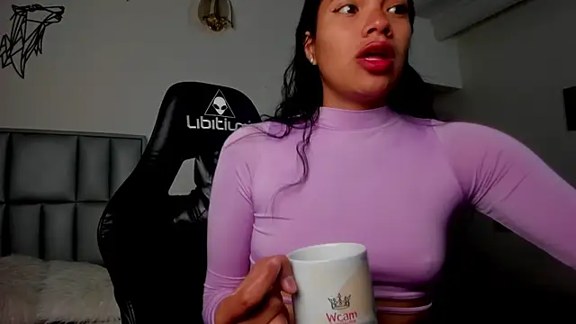 Julieta Parker online show from 04.22.26