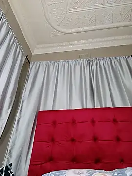 Snapshot of PussyFarrie chatting on 06.21.26 PussyFarrie online show from 06.21.26