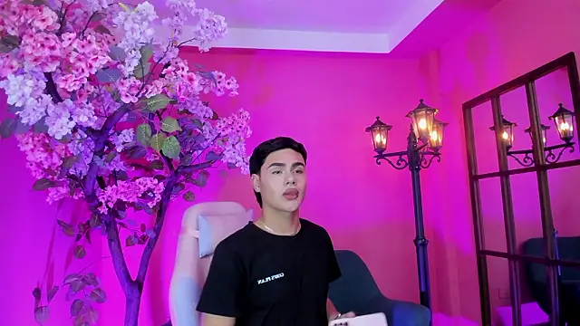 Snapshot of FemNoa chatting on 02.06.26 FemNoa online show from 02.06.26