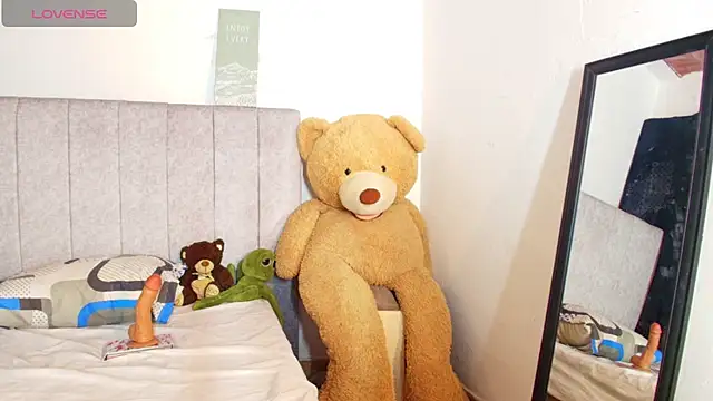 zeire  online show from 04.15.26