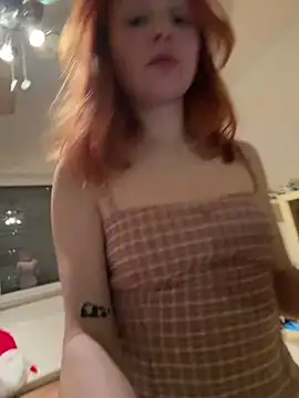 Snapshot of mad_girlygirl chatting on 02.05.26 mad girlygirl online show from 02.05.26