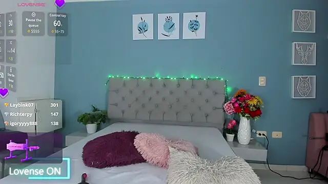 Valentina Rujano online show from 04.22.26