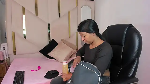 Vaneline2 online show from 04.02.26