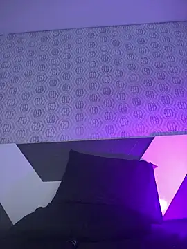 Mia rivers   online show from 04.14.26