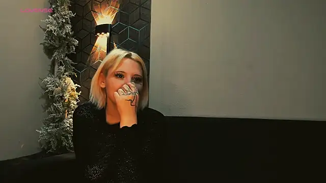 ImNysha online show from 04.18.26