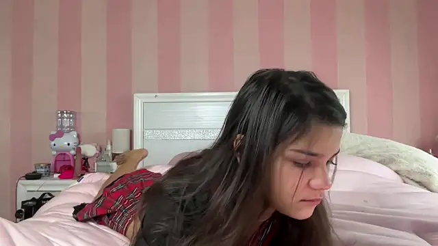 TheDaisyPink online show from 04.14.26