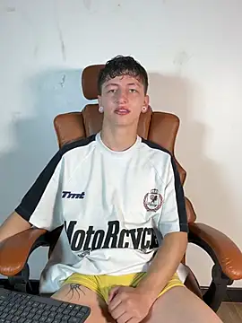 ARON LUXX online show from 04.04.26