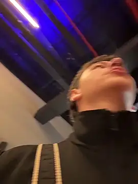 ARON LUXX online show from 04.19.26