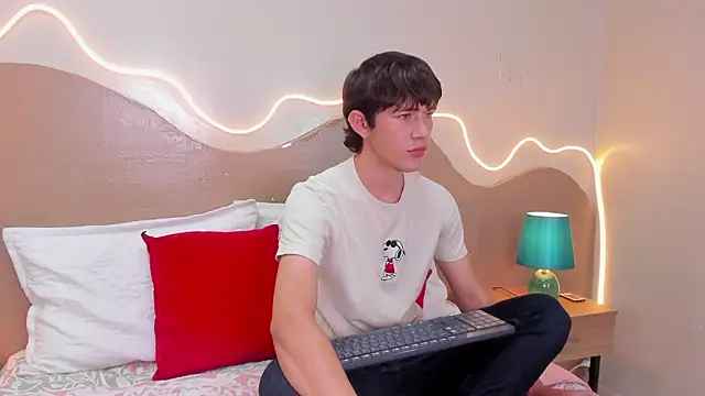 Christian Foxx online show from 03.12.26