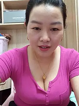 Snapshot of Jennie_dogy chatting on 05.24.26 Jennie dogy online show from 05.24.26
