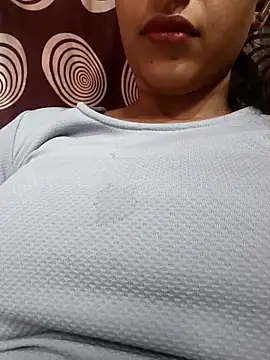 Snapshot of komalsharma99 chatting on 05.08.26 komalsharma99 online show from 05.08.26