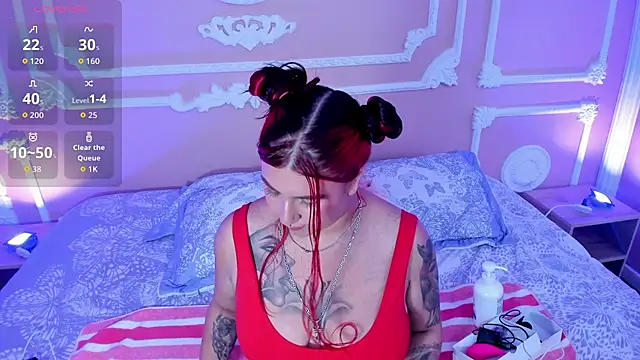 Snapshot of SusiWild chatting on 02.24.26 SusiWild online show from 02.24.26