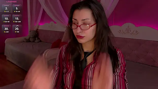 Snapshot of AngelaCox chatting on 02.08.26 AngelaCox online show from 02.08.26