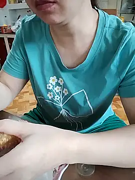 LiilyZi online show from 04.16.26