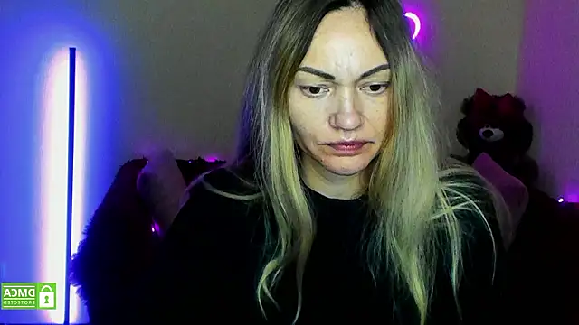 Snapshot of BlondMikey22 chatting on 02.11.26 BlondMikey22 online show from 02.11.26