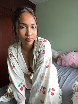 lyla luv online show from 02.06.26