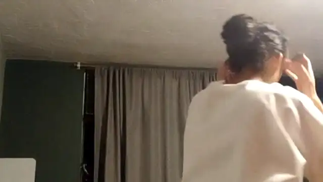 EldoraSchleker online show from 02.12.26