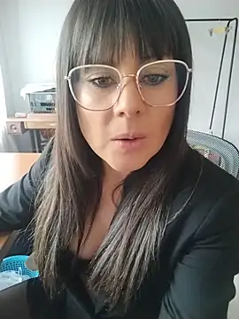 Lyonette reading1 online show from 04.15.26