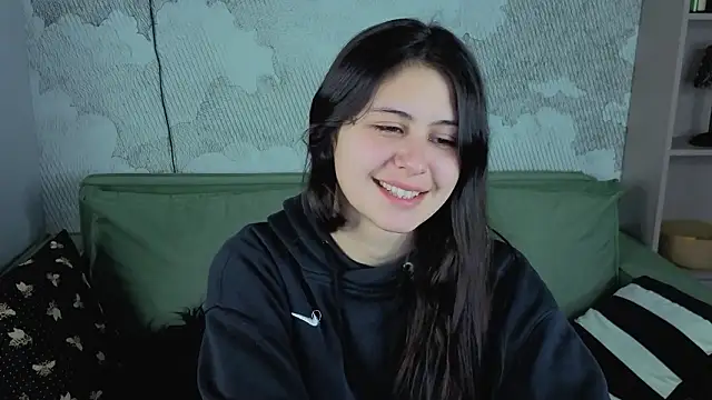 Snapshot of Maeren chatting on 03.04.26 Maeren online show from 03.04.26