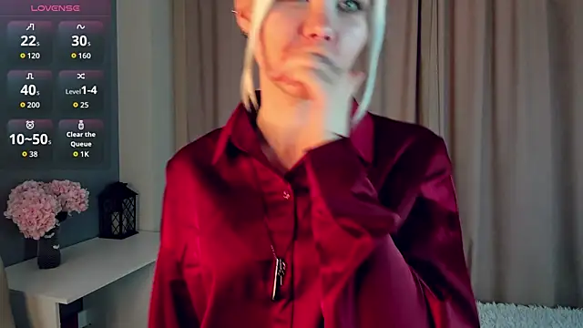 Snapshot of GoldenLenarz chatting on 03.03.26 GoldenLenarz online show from 03.03.26