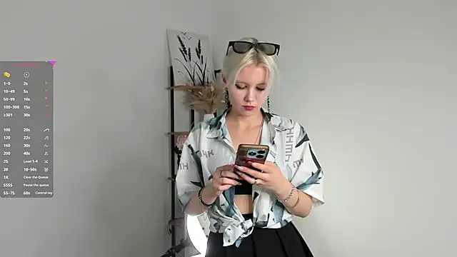 GoldenLenarz online show from 07.02.26
