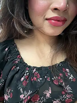 Snapshot of riya_sharma11 chatting on 03.04.26 riya sharma11 online show from 03.04.26