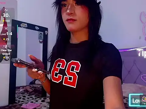 Snapshot of moonlyvelvet chatting on 02.20.26 moonlyvelvet online show from 02.20.26