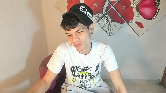 Snapshot of Jesshot_bigcock20cm chatting on 07.28.26 Jesshot bigcock20cm online show from 07.28.26