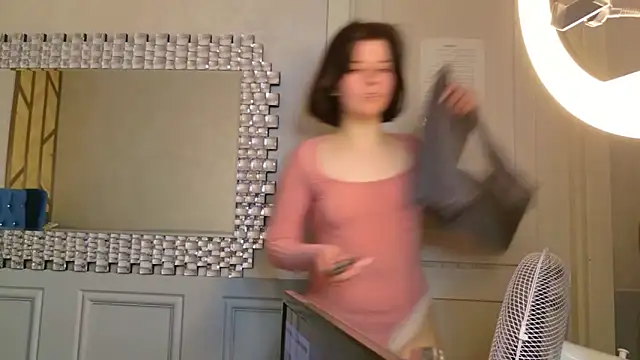 Milana Bold online show from 03.17.26