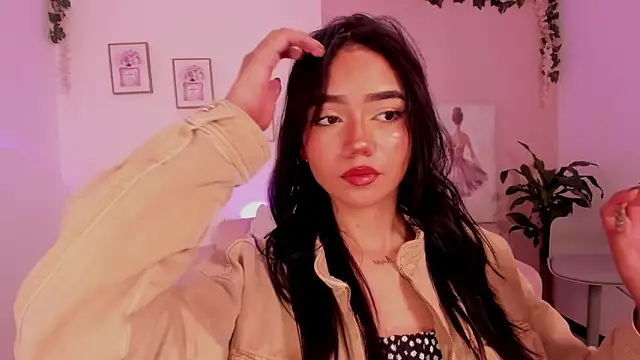 Snapshot of Mila_jenner chatting on 02.21.26 Mila jenner online show from 02.21.26