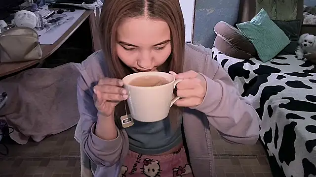 Hazel 4 U online show from 04.16.26