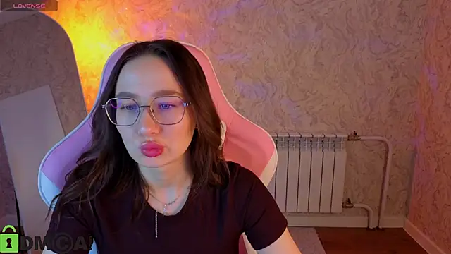 Snapshot of _Kiki_angel_ chatting on 02.21.26 Kiki angel online show from 02.21.26