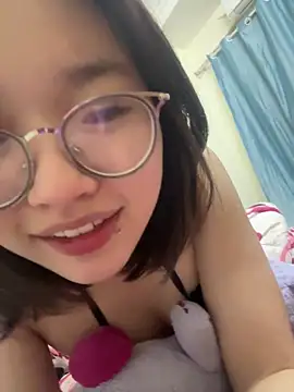 Snapshot of Alicia-a chatting on 03.04.26 Alicia-a online show from 03.04.26