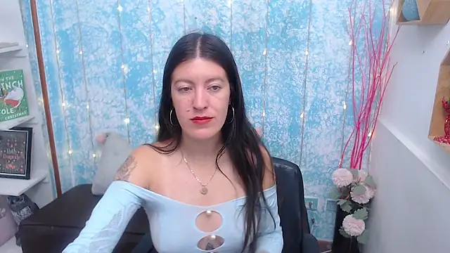 HannaOwen  online show from 04.06.26