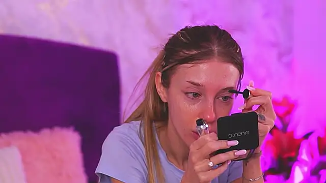 EllinaNuria online show from 02.24.26