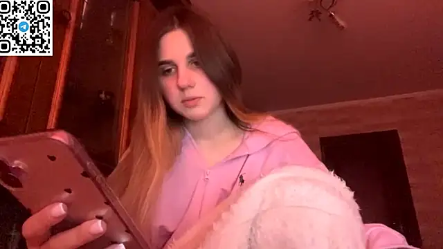 Snapshot of LovelySilk_63 chatting on 03.19.26 LovelySilk 63 online show from 03.19.26