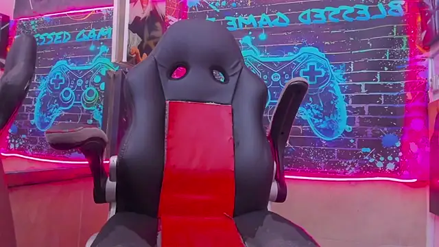 Jeanpieroo26 online show from 02.23.26