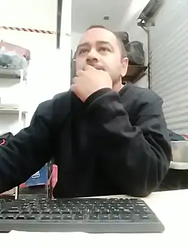 Snapshot of OMARMEX1 chatting on 04.13.26 OMARMEX1 online show from 04.13.26