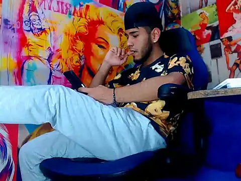 warmNoah online show from 04.07.26