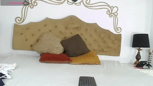 CloeCastillo online show from 02.28.26