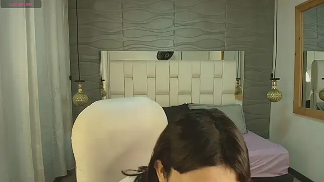 Snapshot of Thaliaa_Lopez chatting on 02.16.26 Thaliaa Lopez online show from 02.16.26