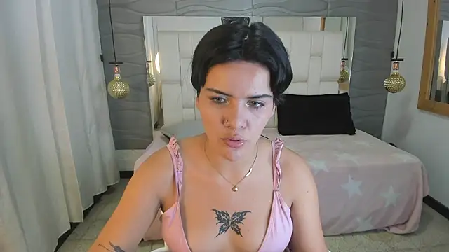 Snapshot of Thaliaa_Lopez chatting on 03.08.26 Thaliaa Lopez online show from 03.08.26