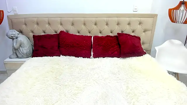 lucyscay  online show from 02.24.26