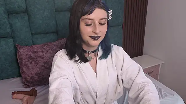 Snapshot of OliviaBonnie chatting on 02.17.26 OliviaBonnie online show from 02.17.26